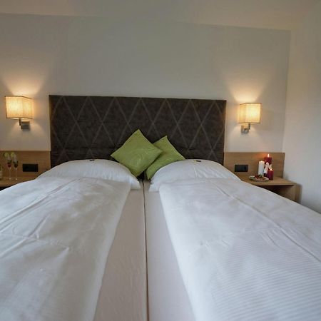 Holiday Flat Near Four Ski Lifts In Mayrhofen Bagian luar foto