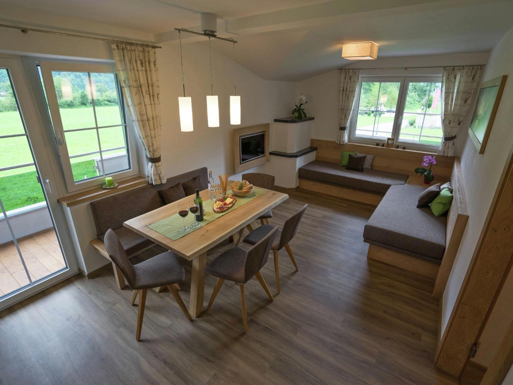 Holiday Flat Near Four Ski Lifts In Mayrhofen Bagian luar foto