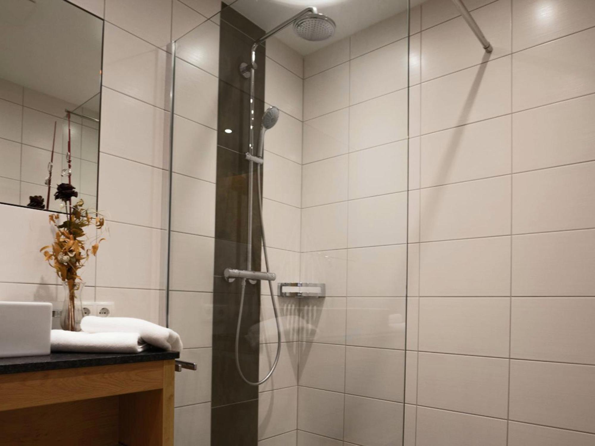 Holiday Flat Near Four Ski Lifts In Mayrhofen Bagian luar foto